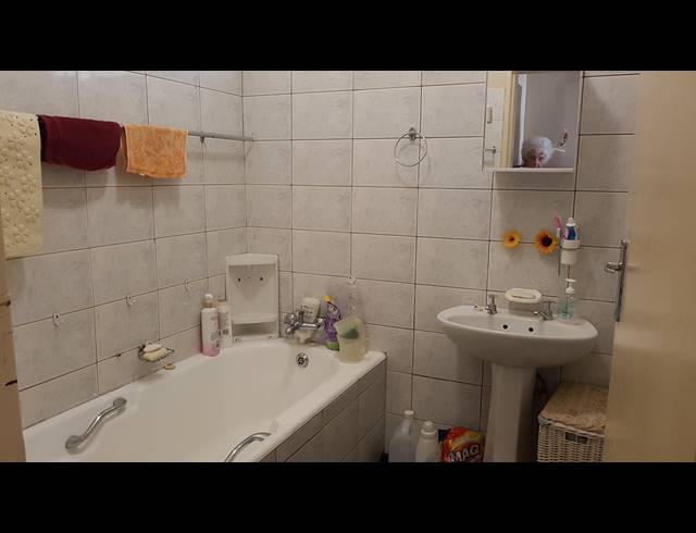 3 BEDROOM HOUSE SOLD IN STILFONTEIN EXT 2